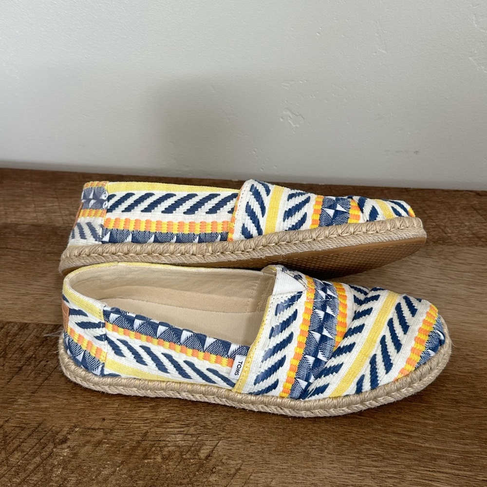 Toms Blue and Yellow Espadrilles with Chevron Pattern Boho - Picture 6 of 12